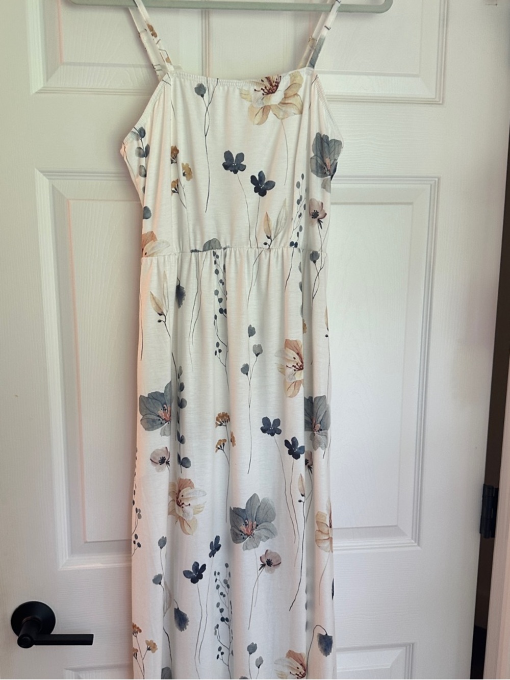 Zeagoo White Floral Midi dress with pockets - never worn